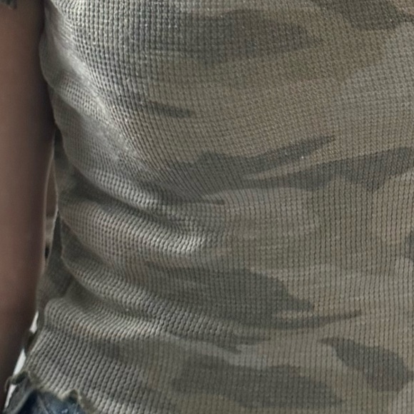 Girly Ruffle Sleeve & Waist Camo Print Women's Crop Top Baby Tee - Picture 9 of 14